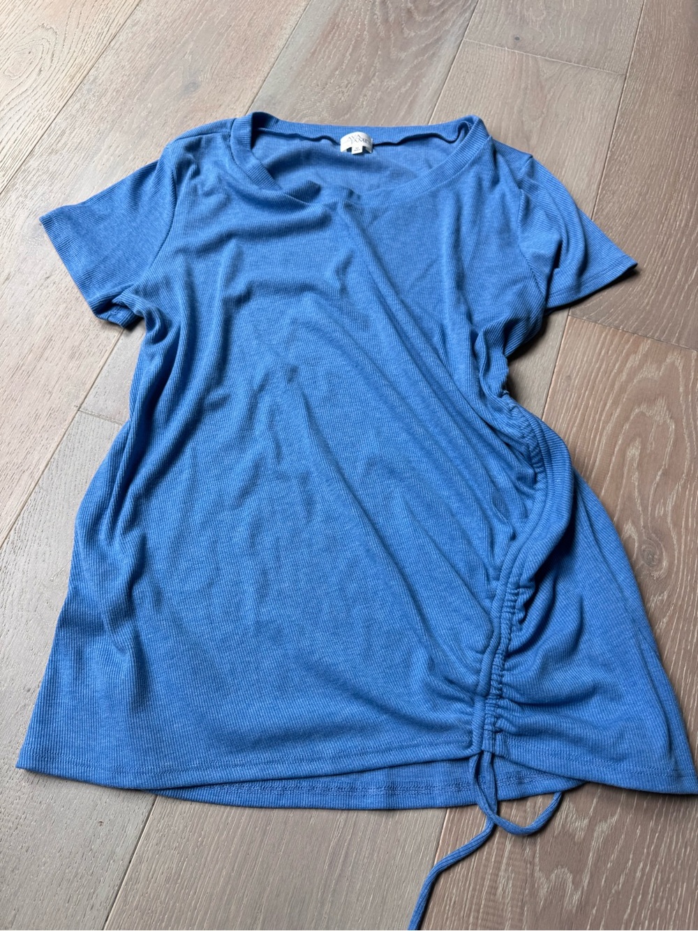 Ruched Side Short-Sleeve Tee in Blue